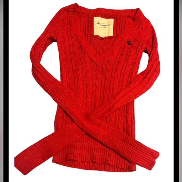 Abercrombie Color Red New York Est. 1892 
Size M - Picture 1 of 4